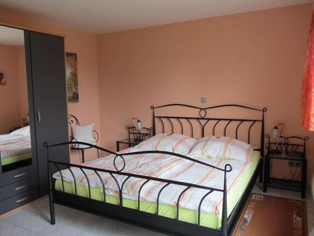 Lovely In Apartment *